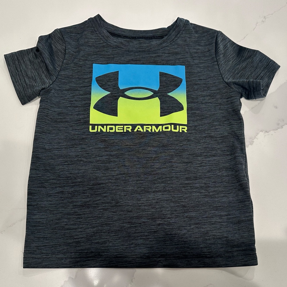Under Armour Shirt 3T